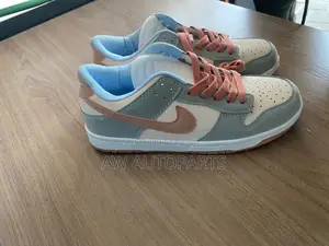 Nike Sneaker