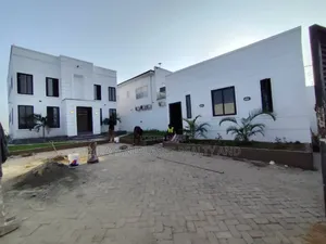 4bdrm Duplex in Pleasantplaces, East Legon for sale