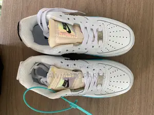 Nike Sneaker