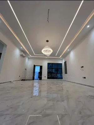 3bdrm House in Pleasantplaces, East Legon for sale