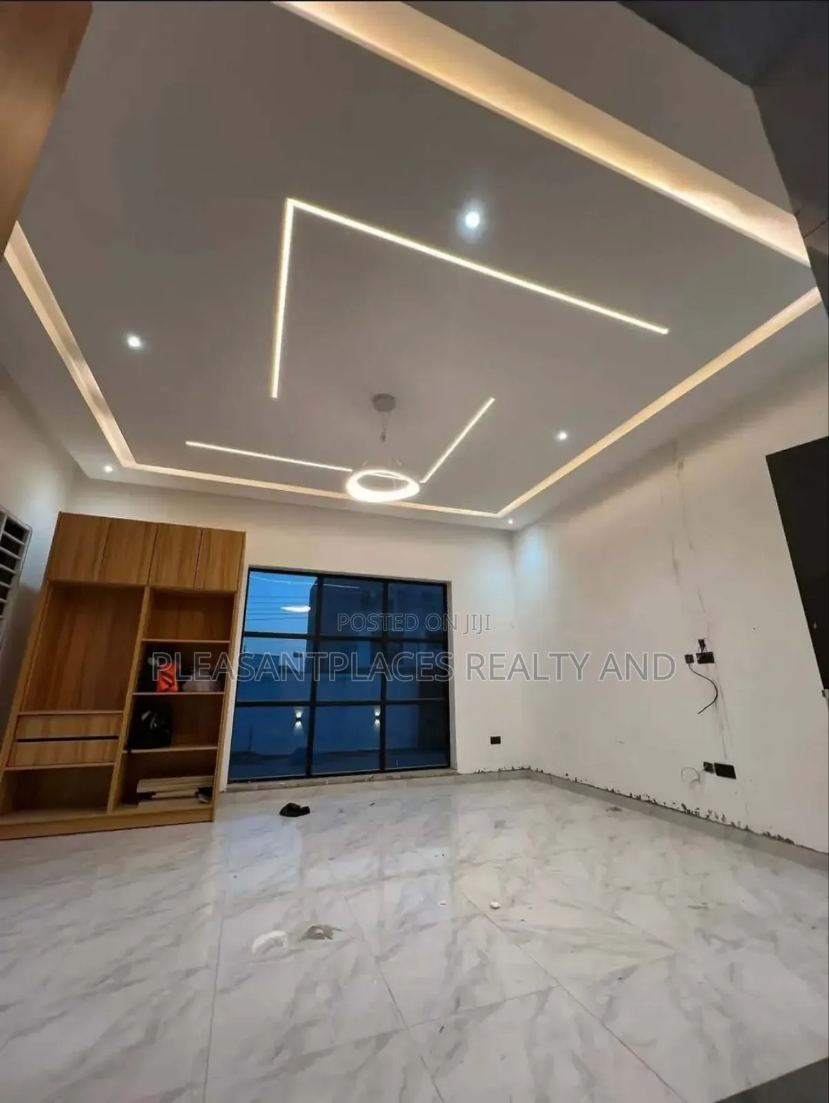 3bdrm House in Pleasantplaces, East Legon for sale