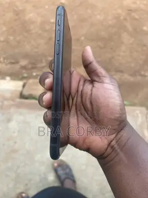 New Apple iPhone XR 128 GB Black