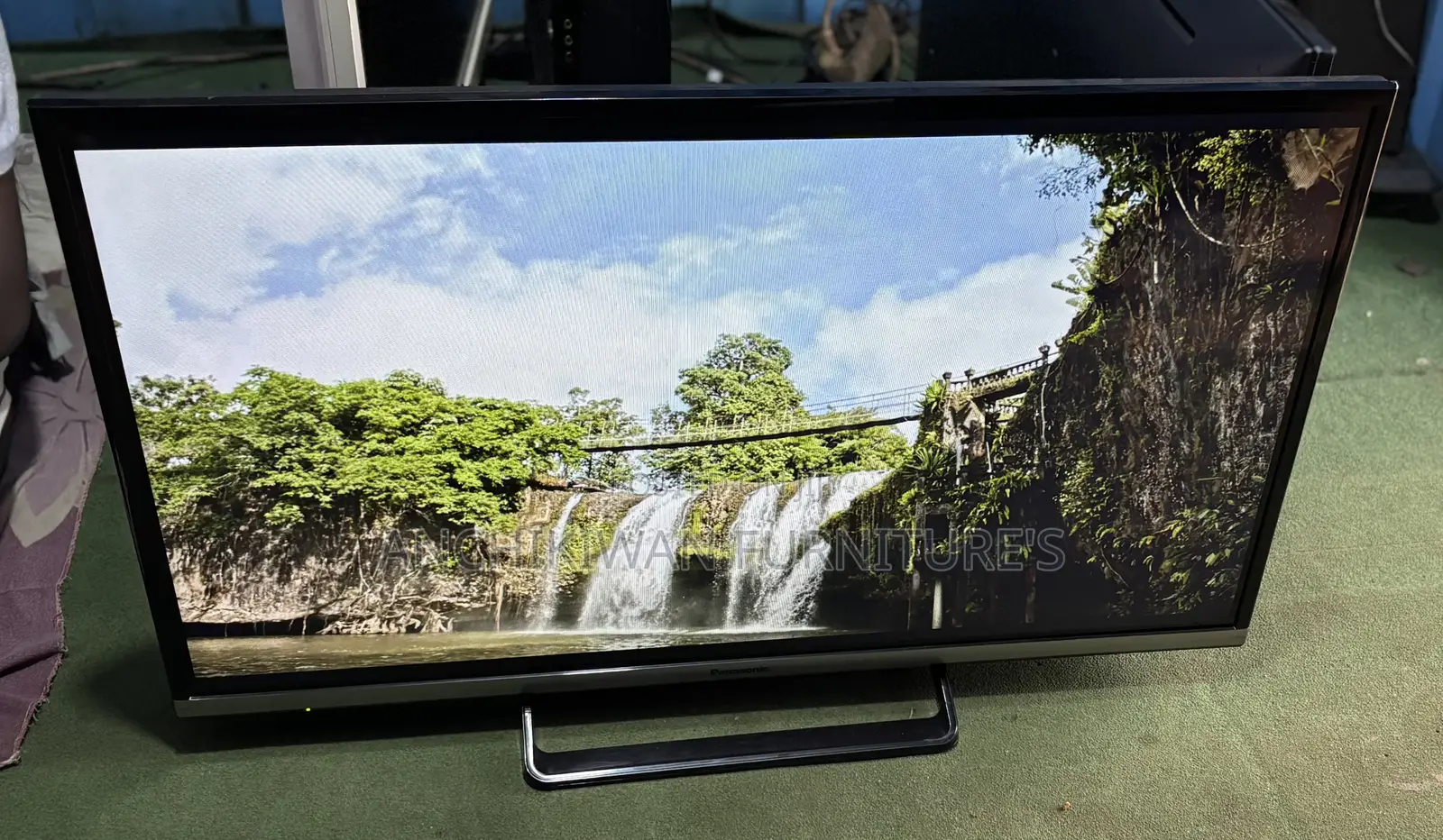 Panasonic 32 Inches Smart,Netflix,Youtube Tv ( Cash on Delivery)