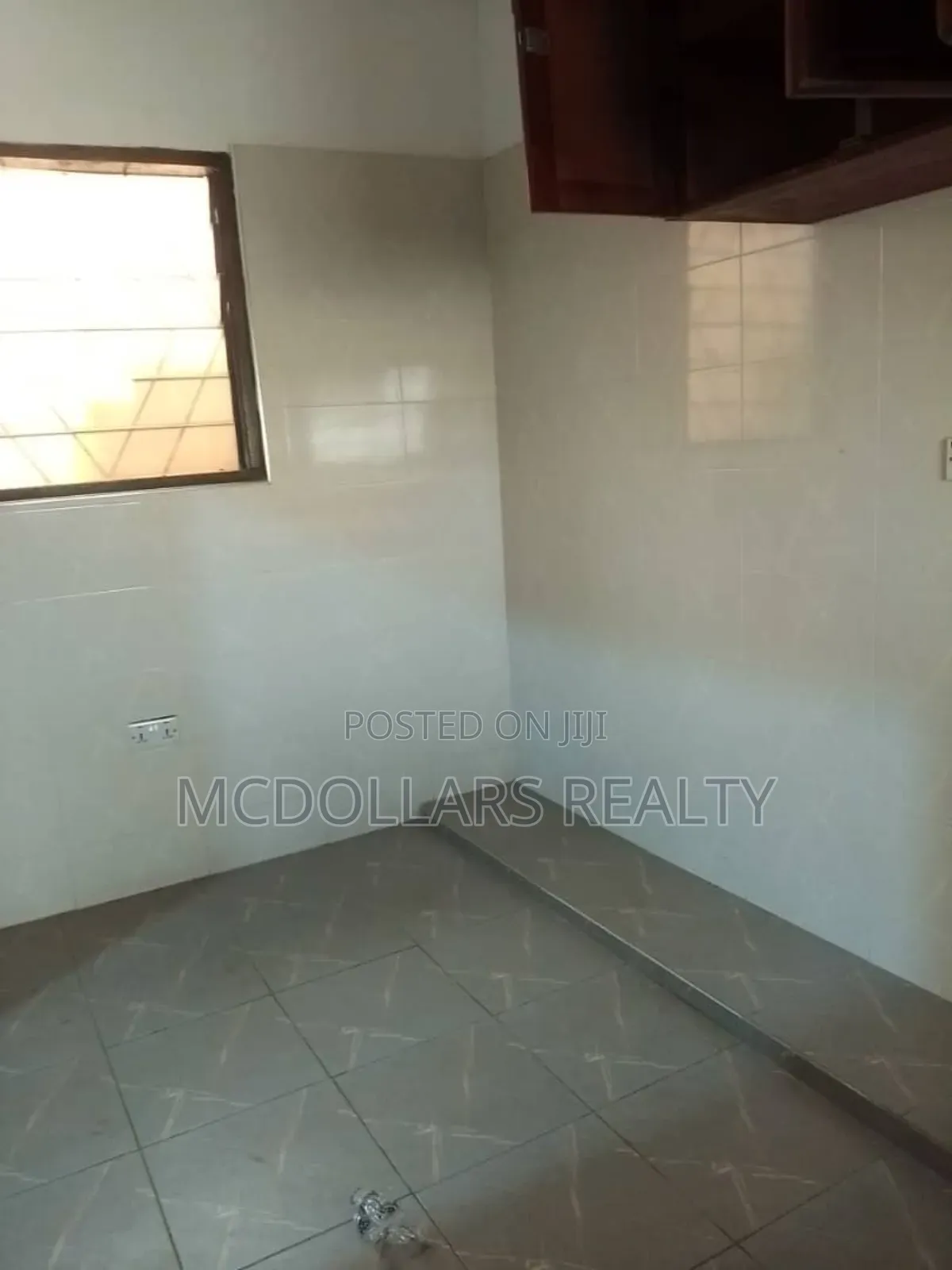 Neat Chamber and Hall Apartment for Rent, Kwashieman