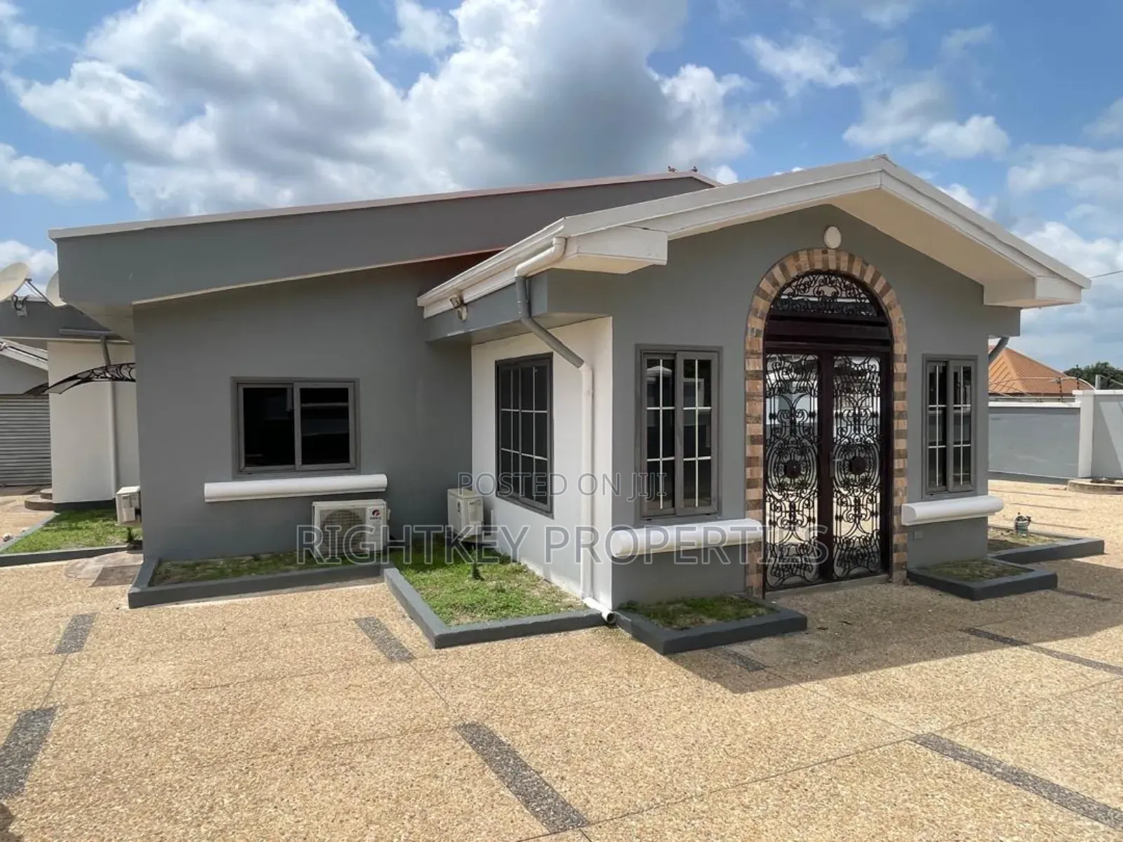 Furnished 5bdrm House in Rightkey, Kumasi Metropolitan for sale