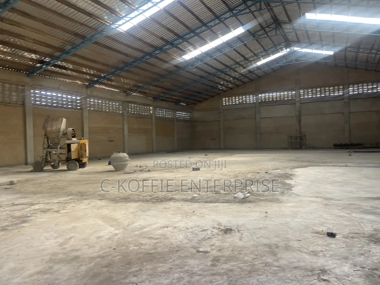 800 SQM Warehouse at Amasaman for Rent