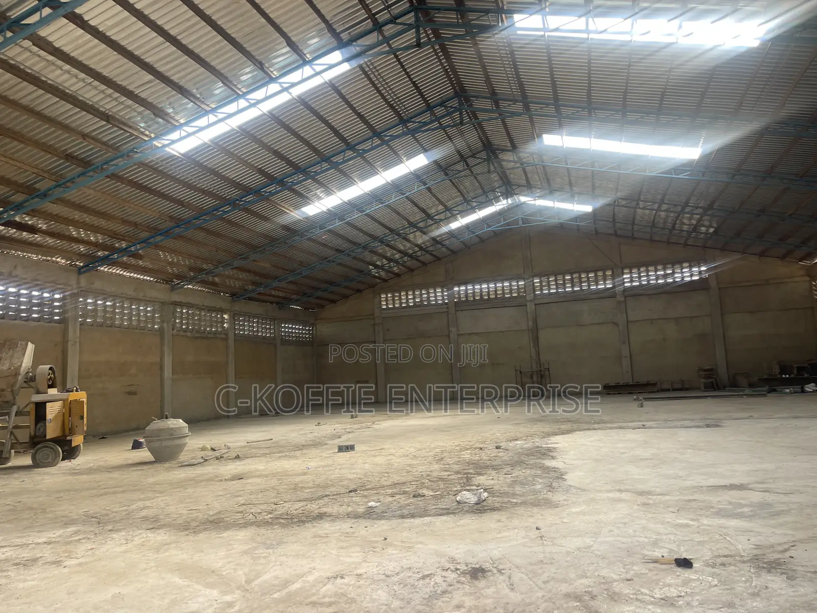 800 SQM Warehouse at Amasaman for Rent
