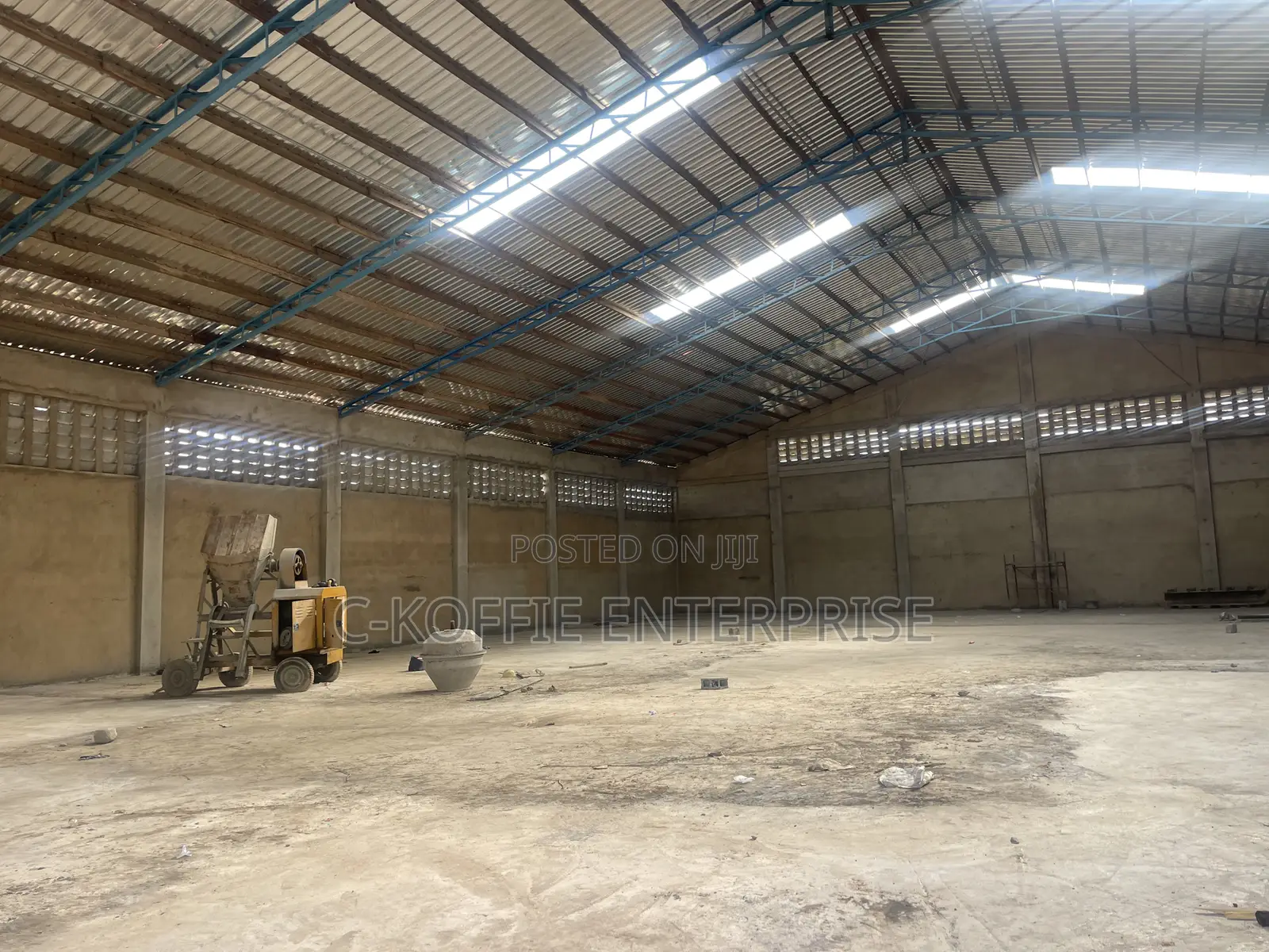 800 SQM Warehouse at Amasaman for Rent