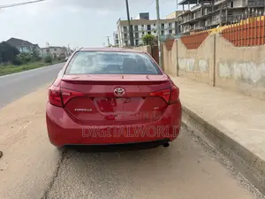 Toyota Corolla 2018 Red