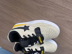 Cream Sneaker