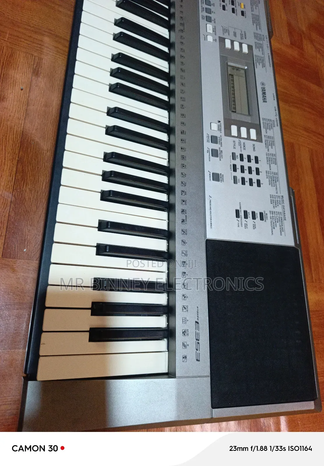 Yamaha PSR E353