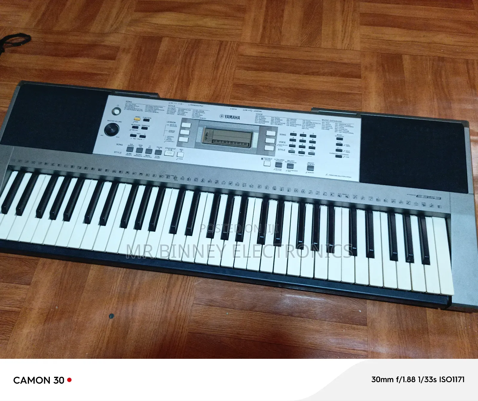 Yamaha PSR E353