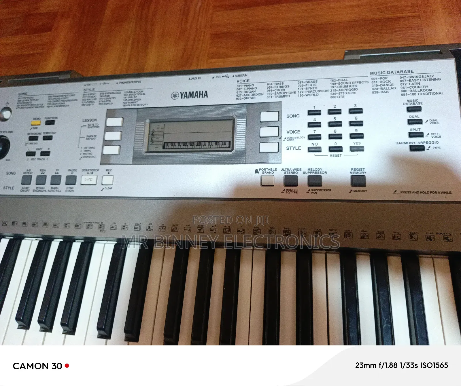 Yamaha PSR E353