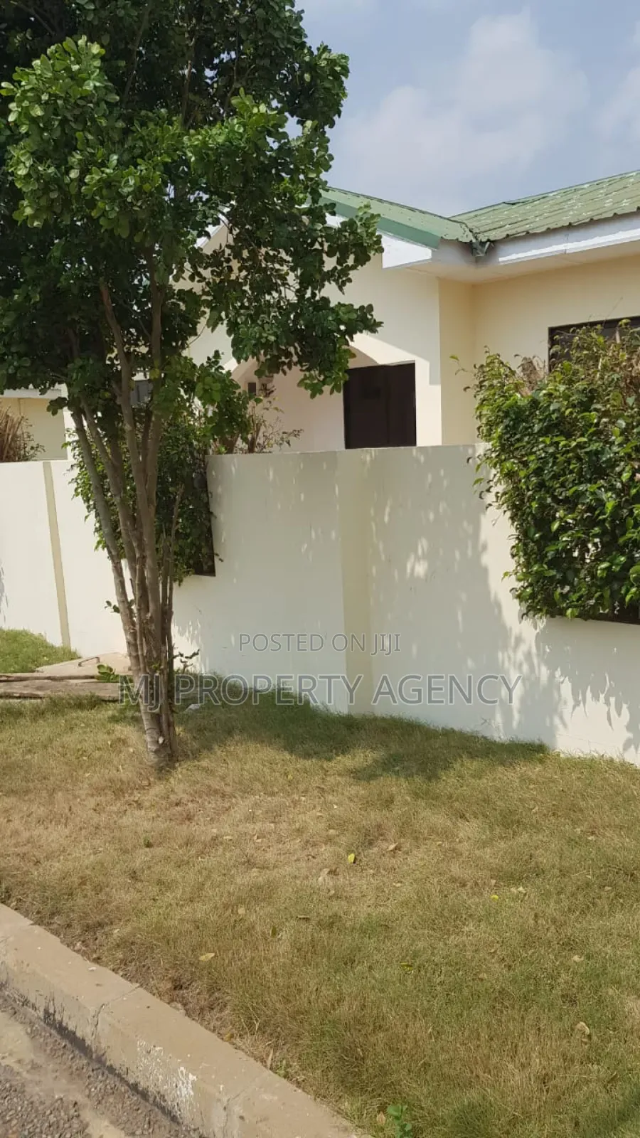 3bdrm House in Devtraco Court, Tema Metropolitan for sale