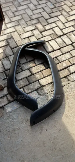 Land Rover / Mitsubishi Pajero Defenders or Fender Flares