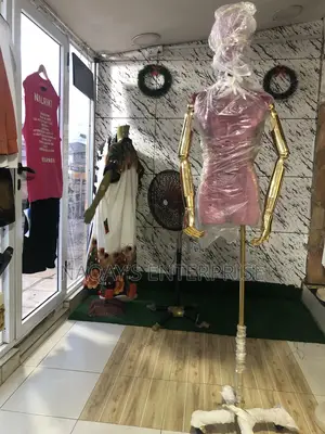 Manniquin Dress Form Full Body