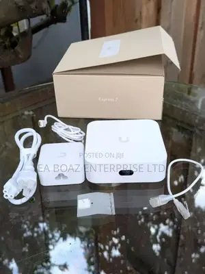 Ubiquiti Unifi Express 7 Cloud Gateway,10.6gbps Be (Ux7)