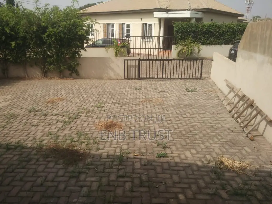 3bdrm House in Dome, Parakuo Estate for sale