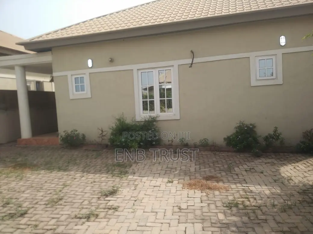 3bdrm House in Dome, Parakuo Estate for sale