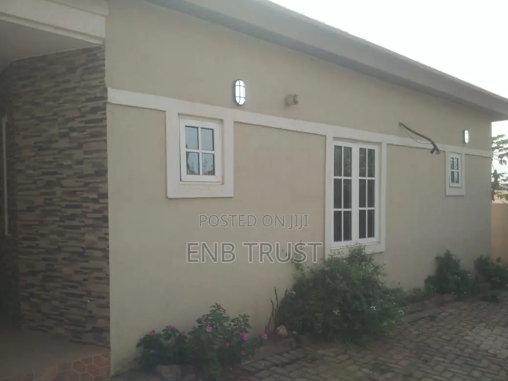 3bdrm House in Dome, Parakuo Estate for sale