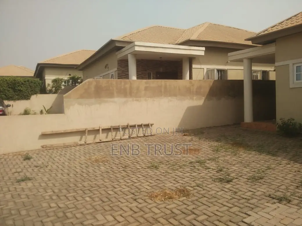 3bdrm House in Dome, Parakuo Estate for sale