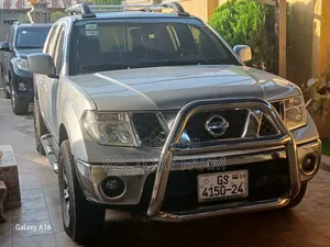 Nissan Navara 2014 Silver