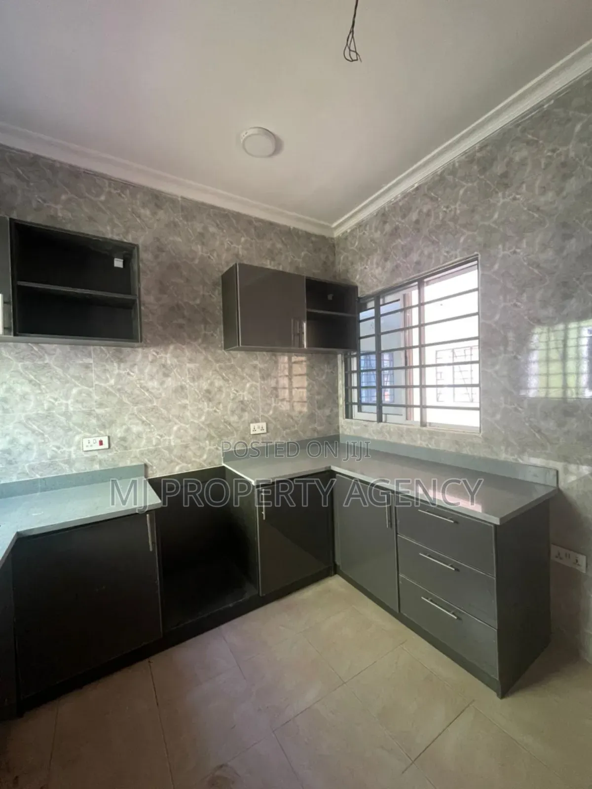 3bdrm House in Spintex Road, Tema Metropolitan for sale