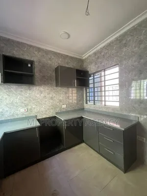 3bdrm House in Spintex Road, Tema Metropolitan for sale
