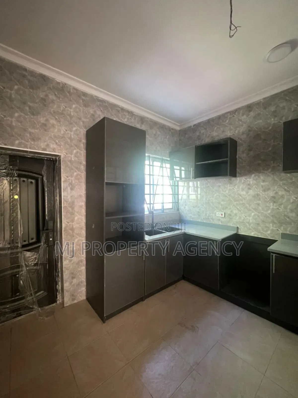 3bdrm House in Spintex Road, Tema Metropolitan for sale