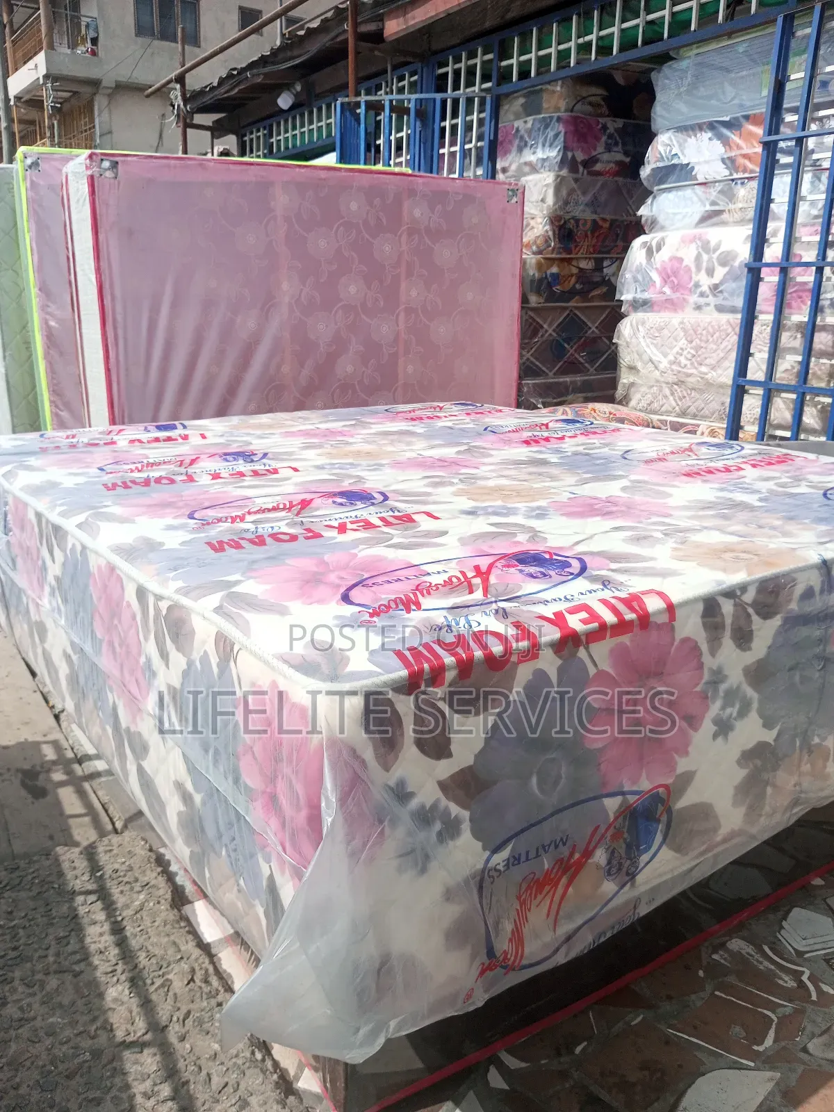 Mattress 20" 4 King Size Bed (You Need No Frame)