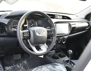 New Toyota Hilux 2025 White
