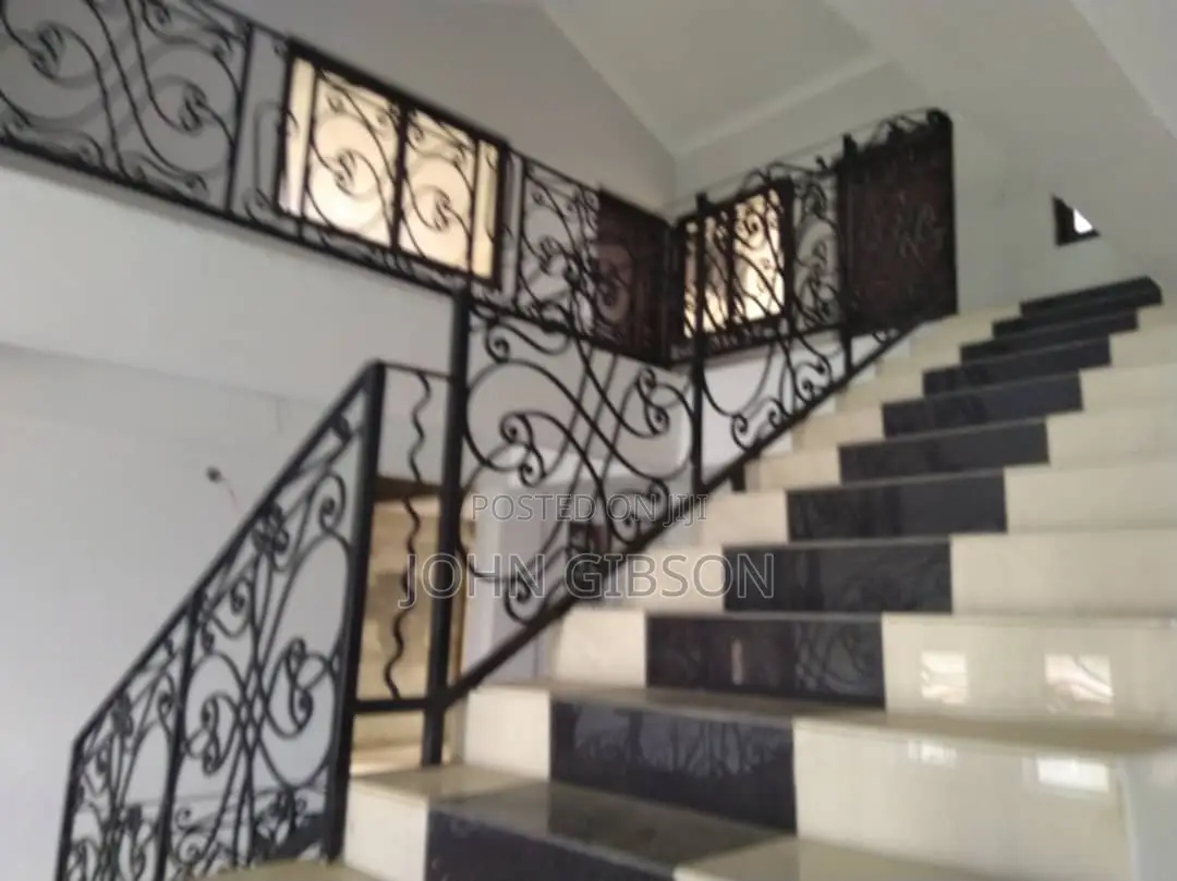 9bdrm House in Community 25 for sale