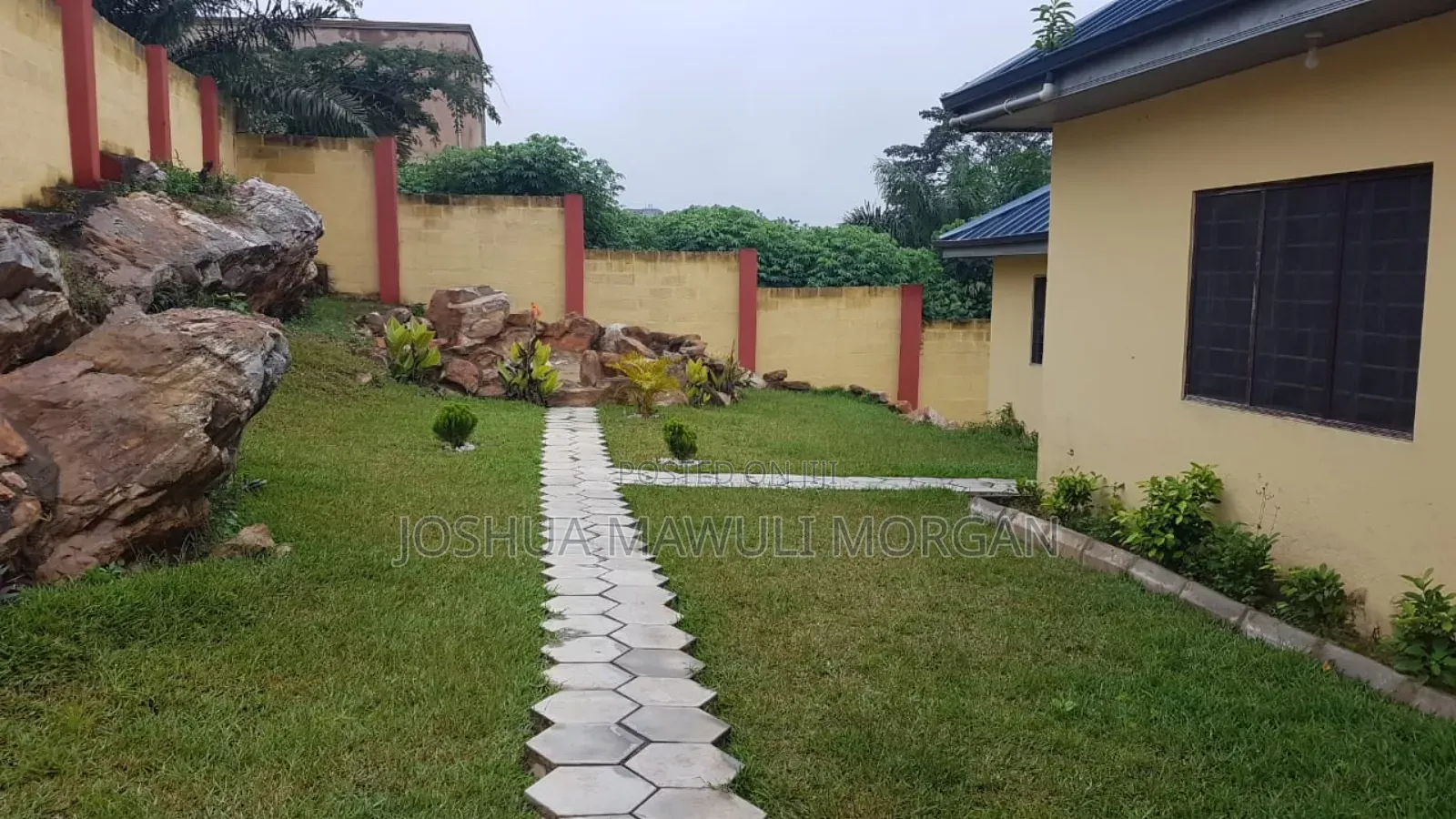 Macfirst Gardens, Landscaping, Lawn Maintenance, Lawn Mowing Edging