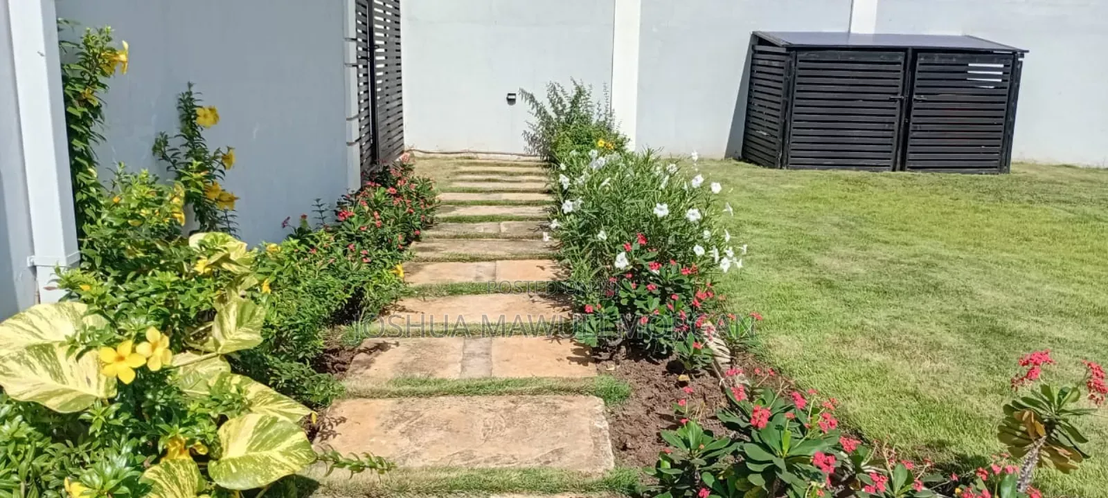 Macfirst Gardens, Landscaping, Lawn Maintenance, Lawn Mowing Edging