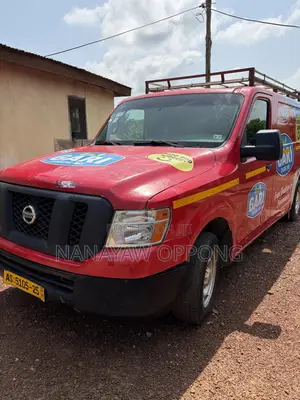 Nissan NV200 2017 Red