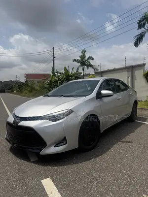 Toyota Corolla LE 4dr Sedan (1.8L 4cyl CVT) 2017 Silver