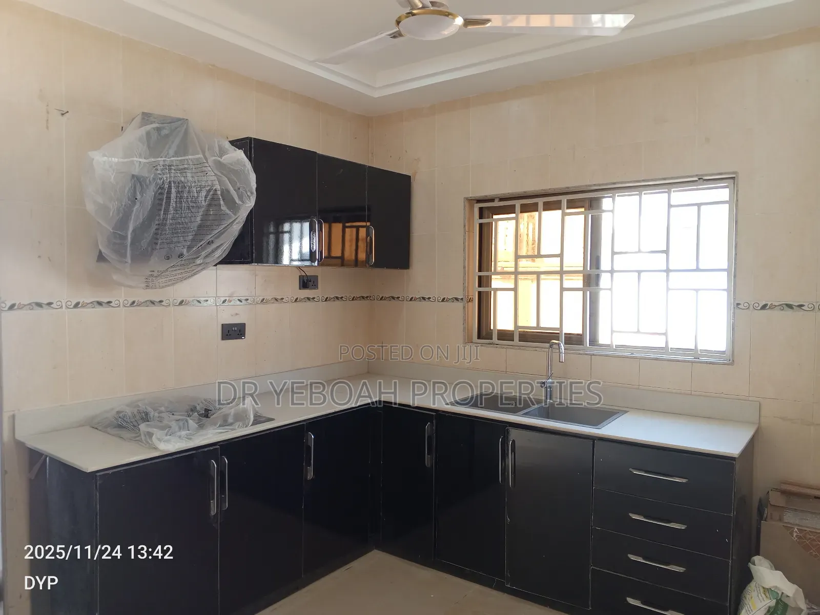 4bdrm House in Spintex Road for rent