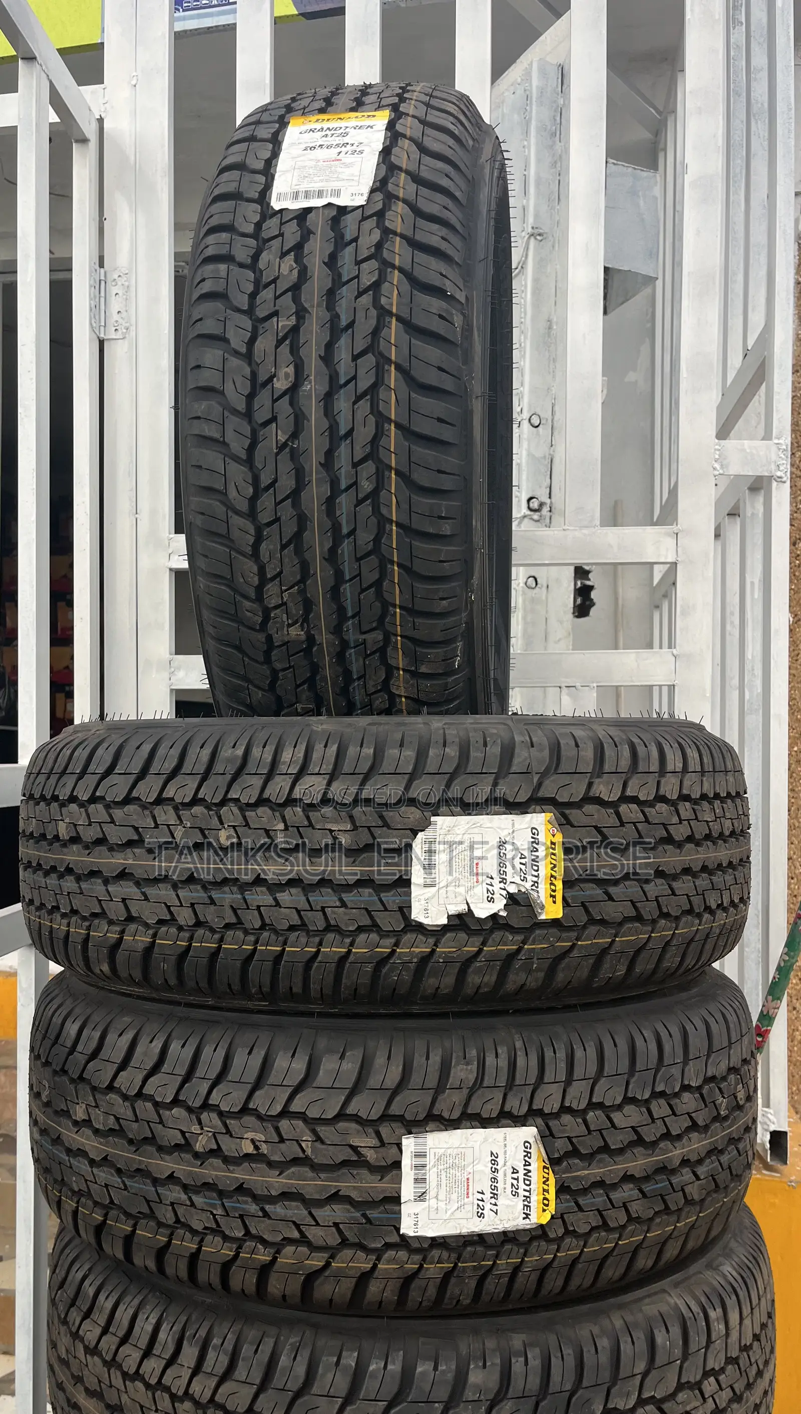 Original Dunlop 265 65 R17