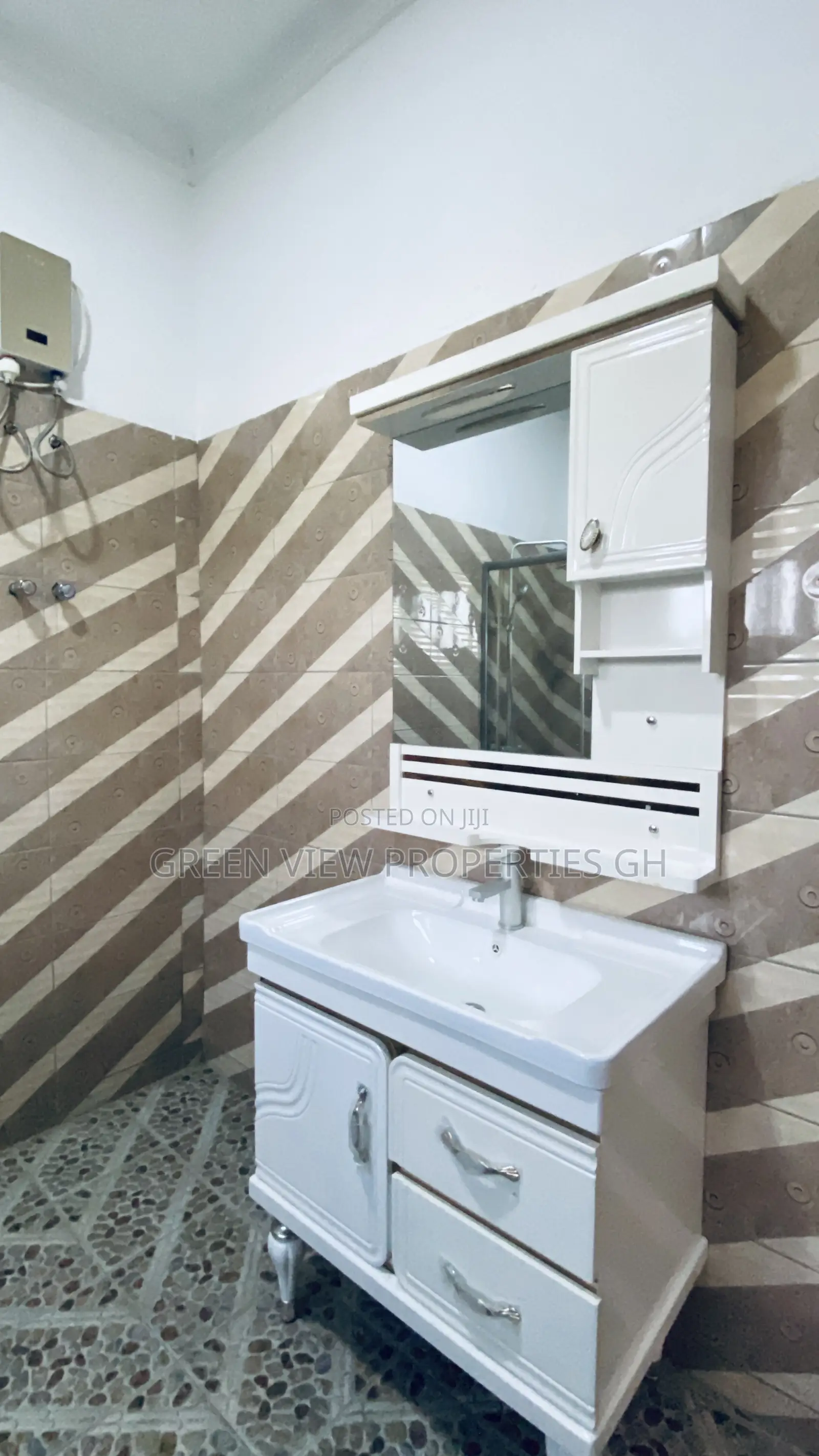 Furnished 5bdrm Duplex in Dansoman for rent