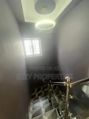 4bdrm House in Amrahia Regimanuel, Ga East Municipal for sale