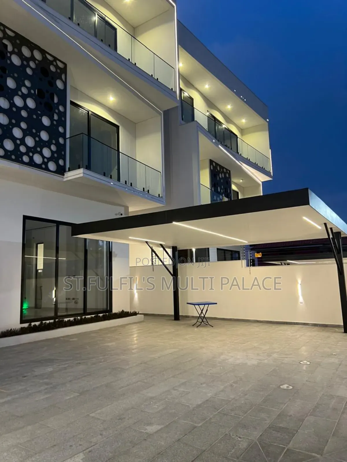 5bdrm Mansion in East Legon Around, Madina for sale