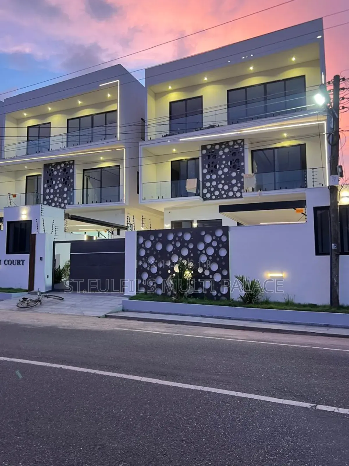 5bdrm Mansion in East Legon Around, Madina for sale