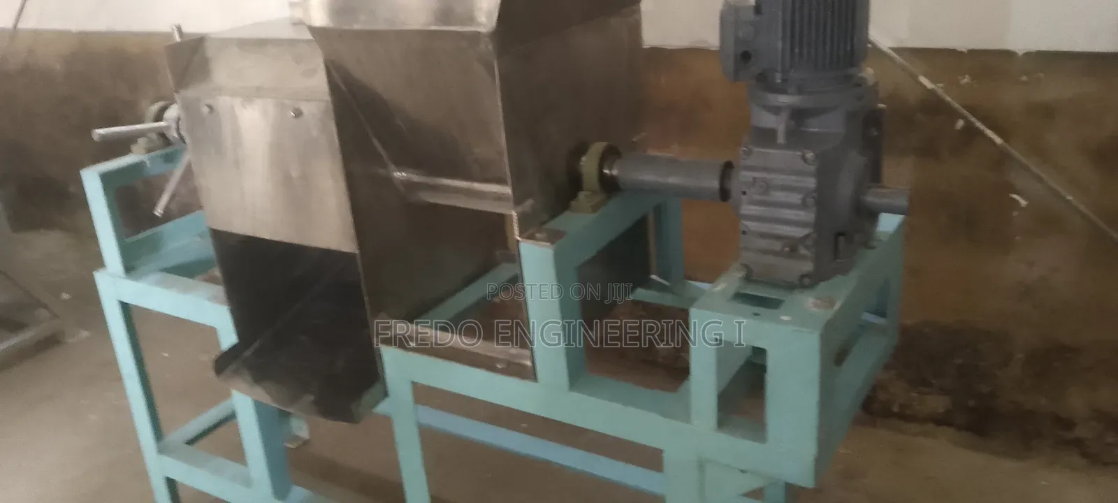 Palm Expeller Machine