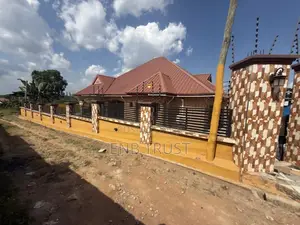 6bdrm House in Effiduase, Ejisu-Juaben Municipal for sale