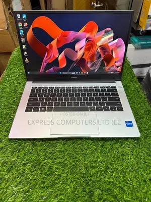 Laptop Huawei MateBook HZ-W19 16GB Intel Core I5 SSHD (Hybrid) 512GB
