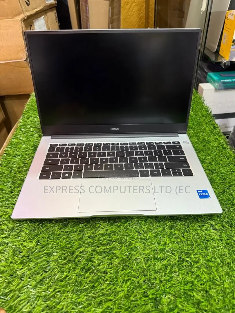 Laptop Huawei MateBook HZ-W19 16GB Intel Core I5 SSHD (Hybrid) 512GB