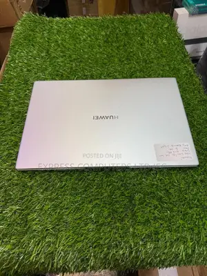 Laptop Huawei MateBook HZ-W19 16GB Intel Core I5 SSHD (Hybrid) 512GB