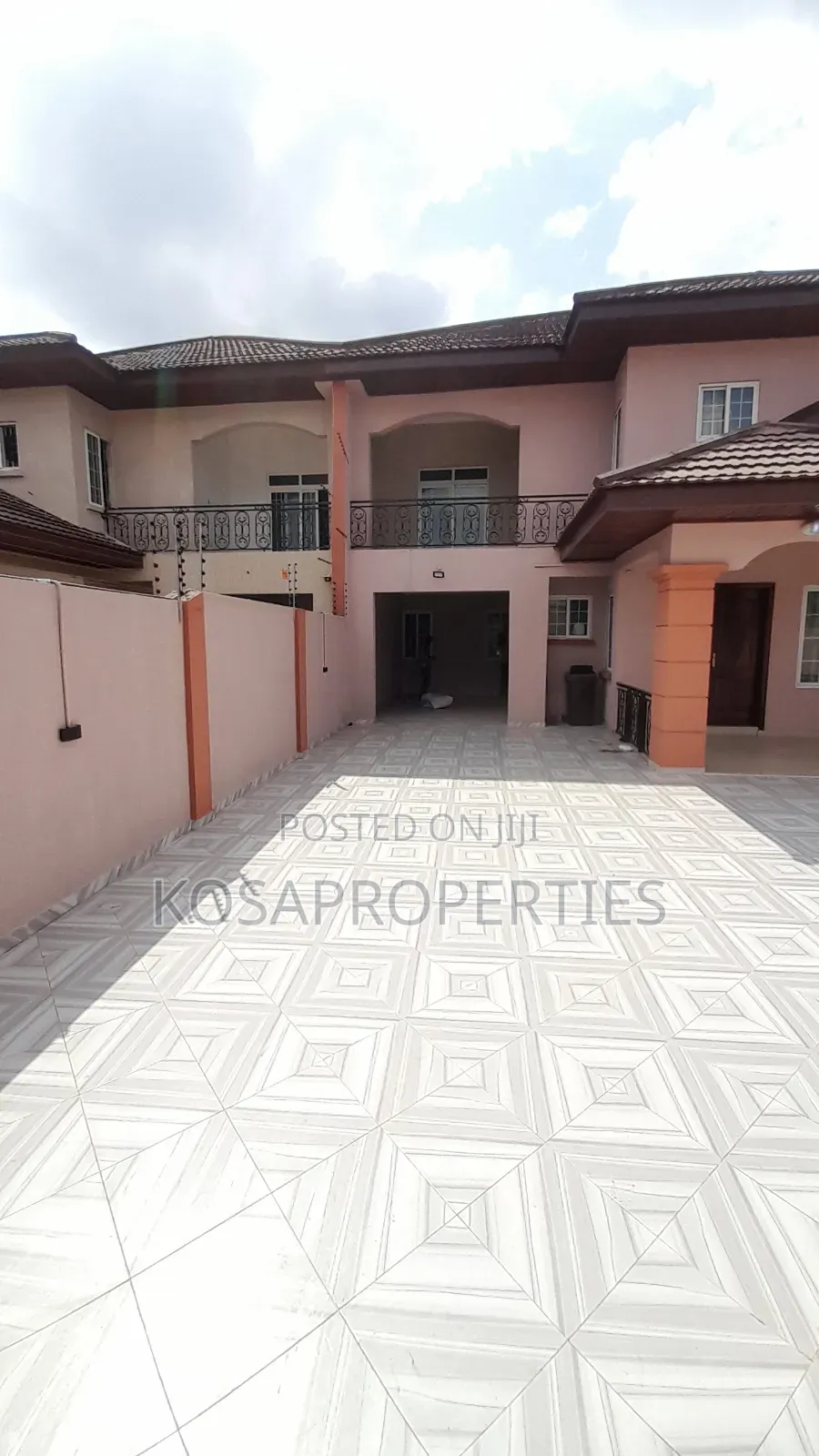 4bdrm House in Adjiringanor, Adjiriganor for sale