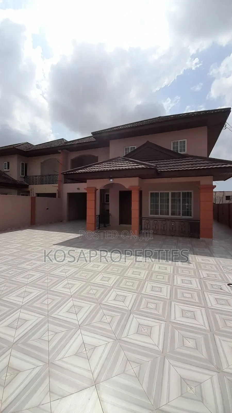 4bdrm House in Adjiringanor, Adjiriganor for sale