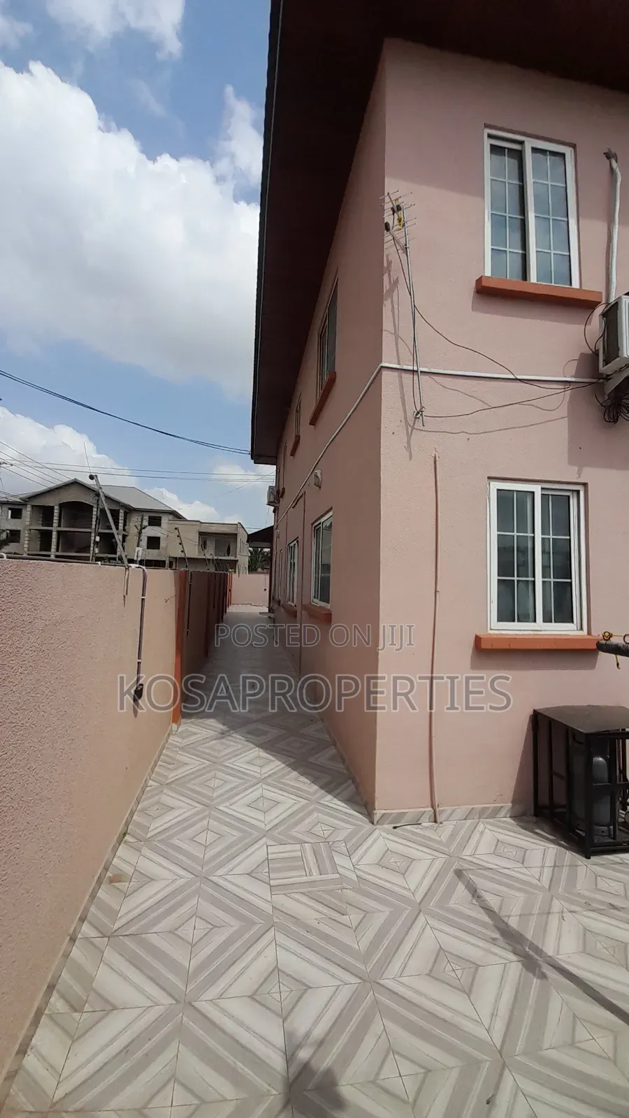 4bdrm House in Adjiringanor, Adjiriganor for sale